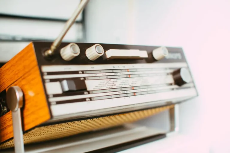 Interworldradio Review: What It Is, Features, Safety, and Alternatives
